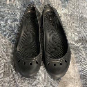 Black crocs flats